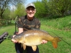 Geoffrey Tonkinson 17lbs 0oz Common Carp. fishing 8lb line with lead near lily pads size 10 hook with large peice of luncheon meat