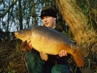Mick Sumner 25lbs 0oz Carp from Castlemere using Mainline Pineapple.. Freezing cold!
