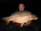 34lbs 3oz mirror carp from Les Croix using Mainline.. semi fixed rig nash size 8 blow back rig